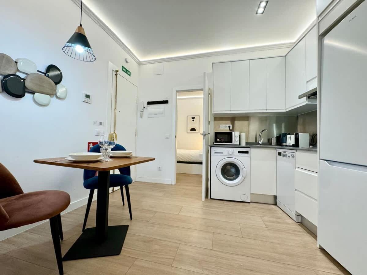 Plaza Mayor Cozy Private Apartment With Ac Madrid Eksteriør billede