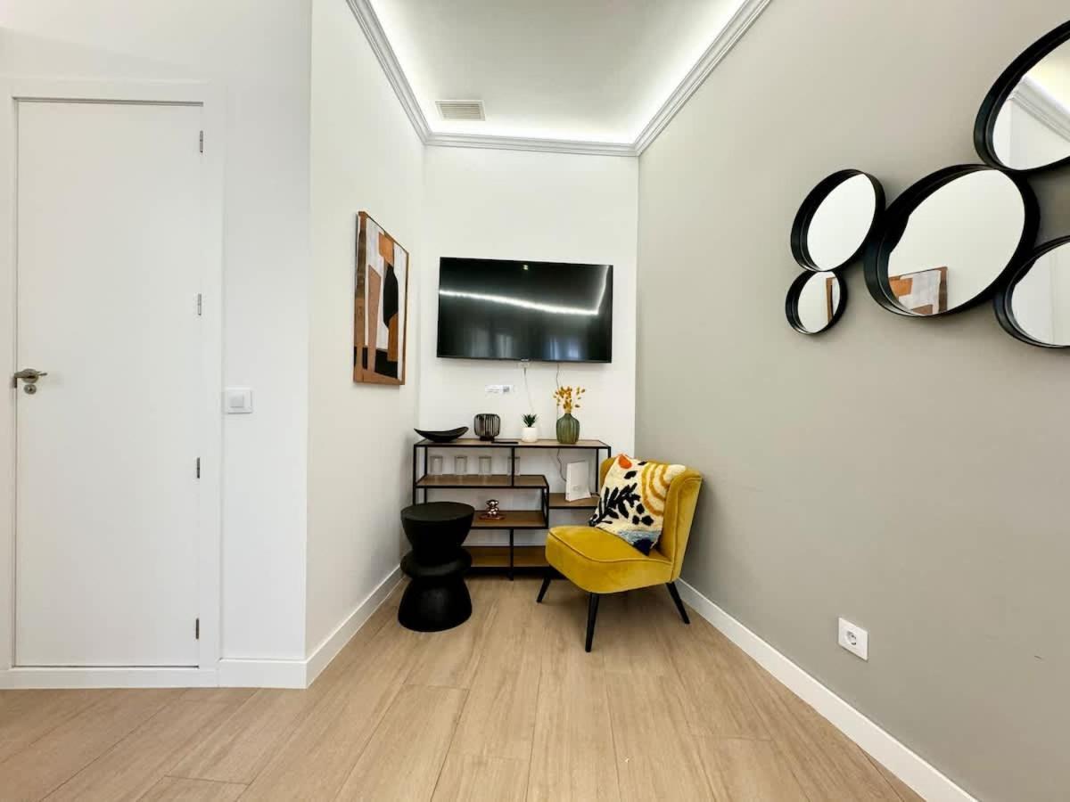 Plaza Mayor Cozy Private Apartment With Ac Madrid Eksteriør billede
