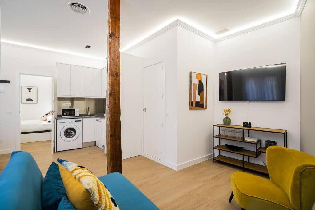 Plaza Mayor Cozy Private Apartment With Ac Madrid Eksteriør billede